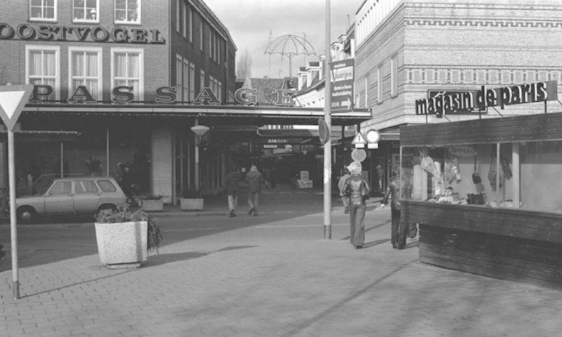 Haverstraatpassage hoek Langestraat Oostvogel Magasin de Paris.jpg