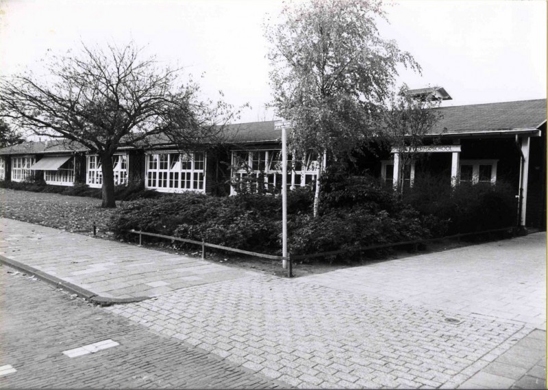 Elferinksweg Nr. 106, Prof. R. Casimirschool 1985.jpg