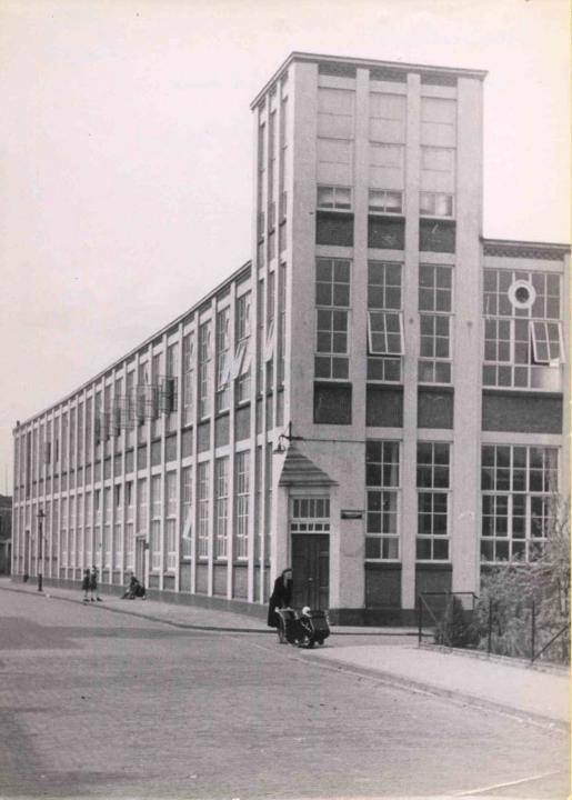 Blekerstraat 1943 Fabriek van Blom (Fablo).jpg