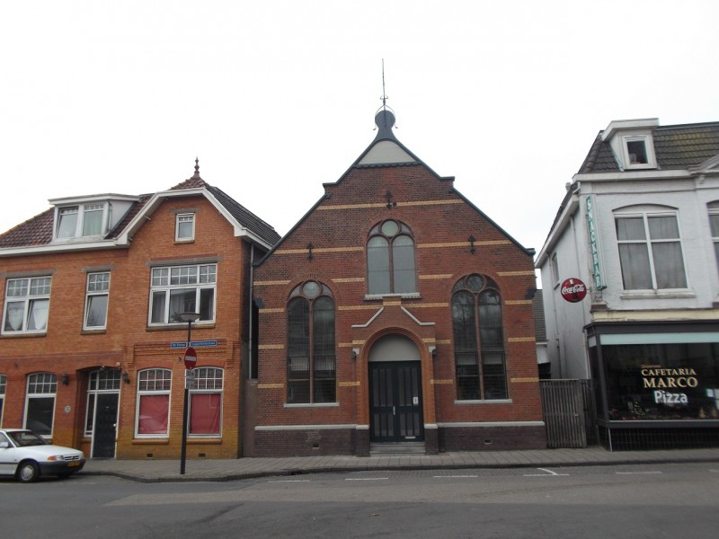 Lipperkerkstraat hoek De Klomp Apostolische Kerk.JPG