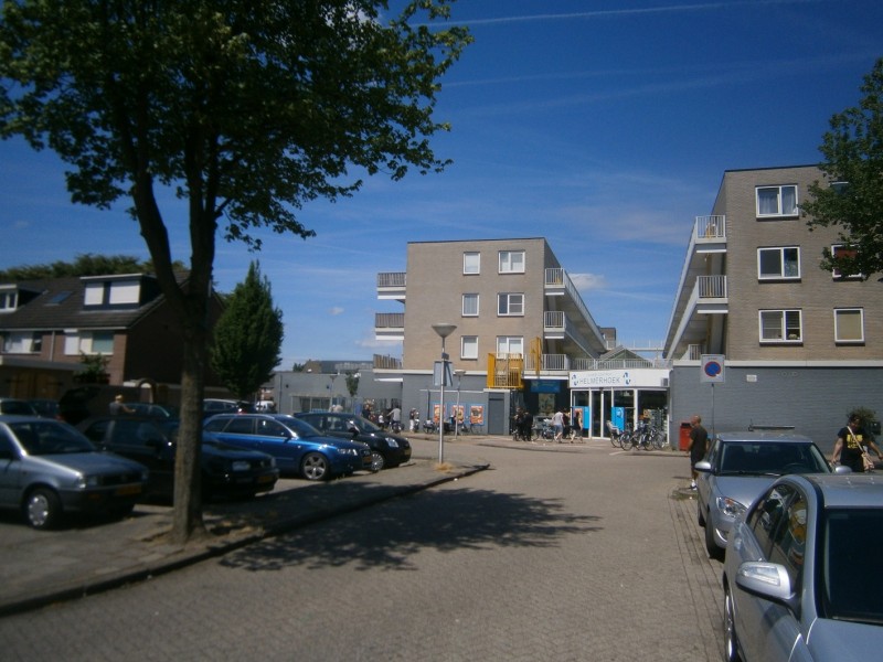 Kemenadehoek winkelcentrum Helmerhoek.JPG
