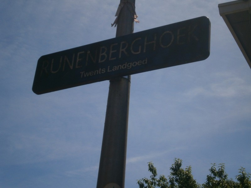 Runenberghoek straatnaambord.JPG