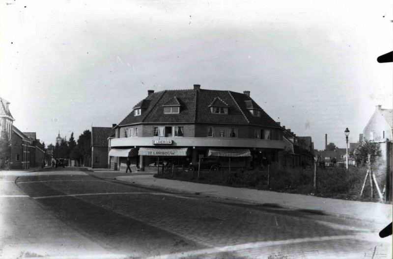 Brinkstraat 171 Hoek Javastraat De Landbouw 1930.jpg