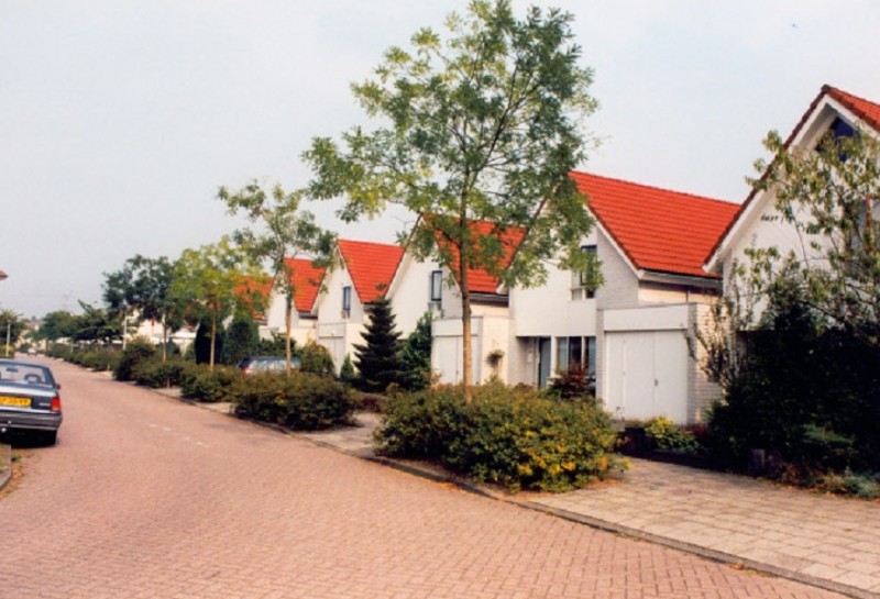 Berriehoek 1998 Woningen met garages.jpg