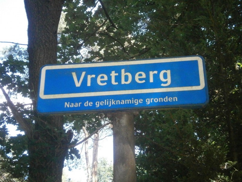 Vretberg straatnaambord (2).JPG