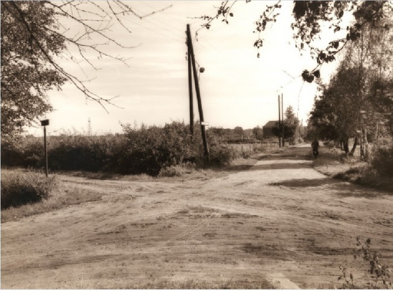 Vanekerweg (later Vanekerstraat) kruispunt  Deppenbroeksweg in zuidelijke richting 1960.jpg