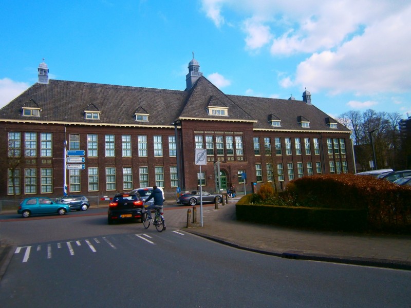 Ariensplein 3 De Maere vroeger Hogere Textielschool.JPG