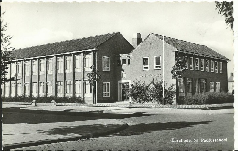 Regulusstraat St. Paulusschool.jpg