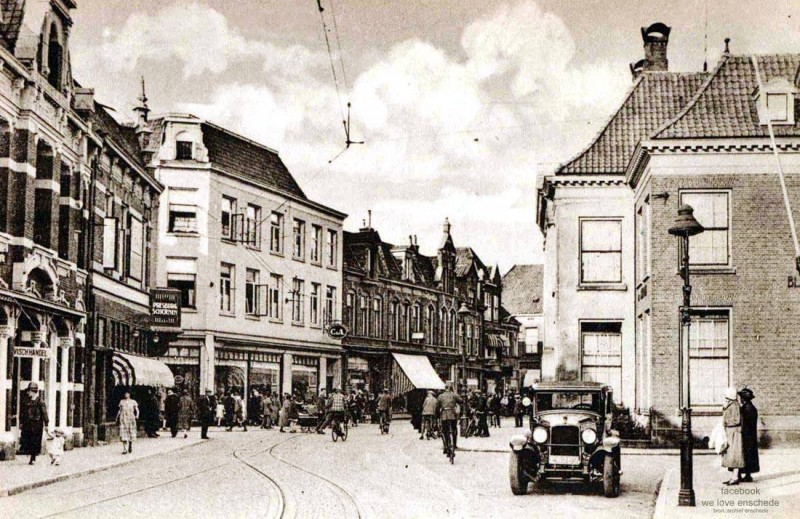 Langestraat  CenA Vishandel Presburg schoenen links hoek Haverstraat, rechts Blijdensteinhuis.jpg