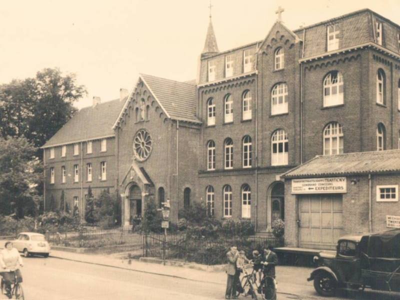 Gronausestraat Redemptoristenklooster later arienstehuis.jpg