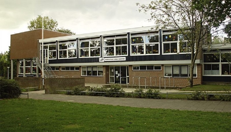 Floraparkstraat 155 R.K. Basisschool Paus Joannesschool.jpg