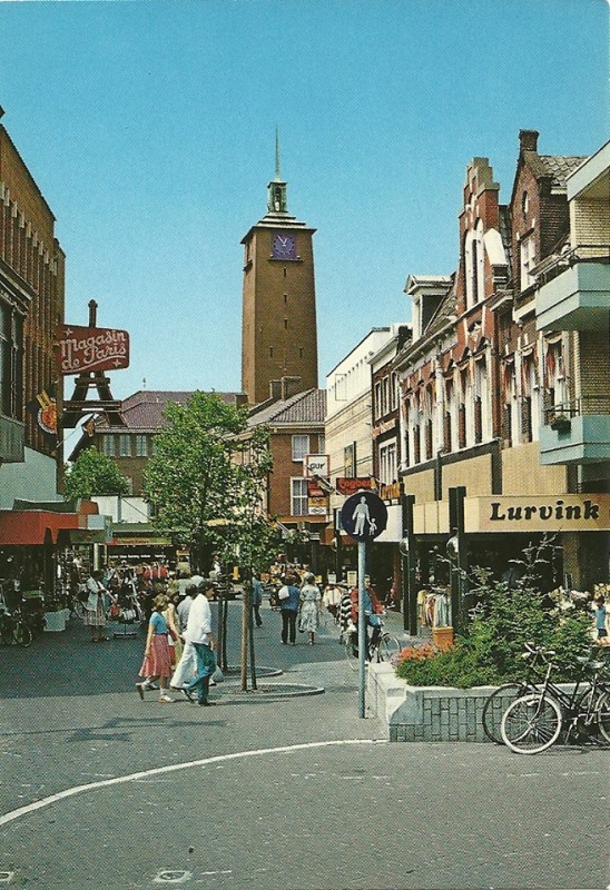 Langestraat Stadhuis Lurvink Magasin de Paris.jpg