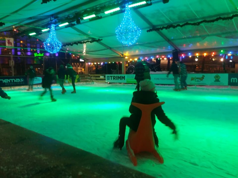 Oude Markt Winter Wonderland ijsbaan 10-12-2017.jpg