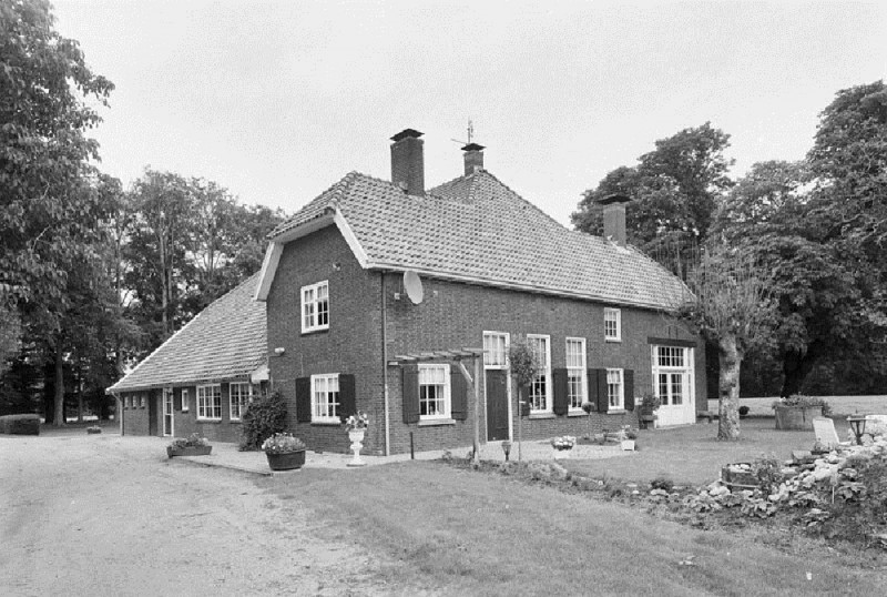 Boekelerhofweg 75 Boerderij van het dwarshuistype rijksmonument.jpg