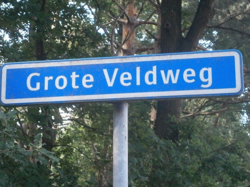 Grote Veldweg straatnaambord.JPG