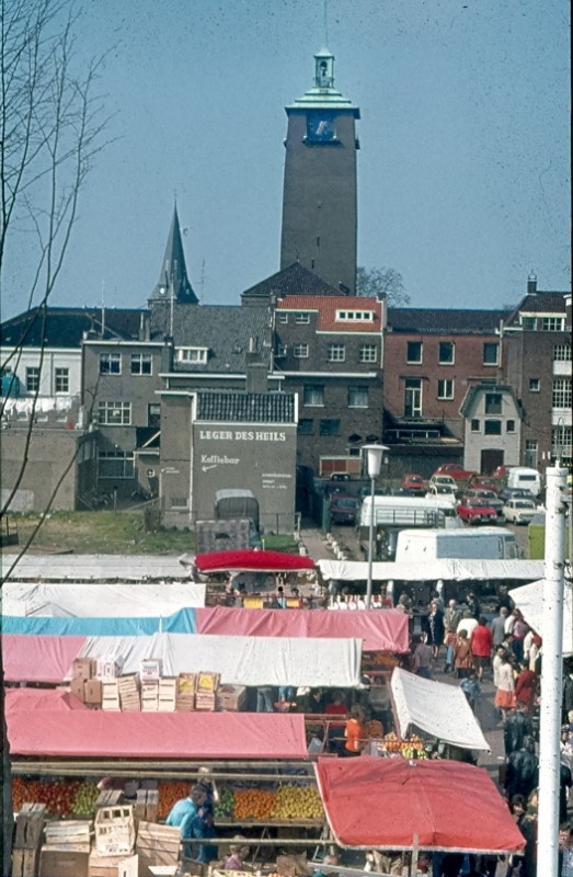 Markt op de Boulevard 1945 te Enschede (5).jpg