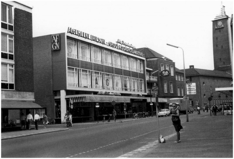 van Loenshof met vlnr. Besters, Gobo en Bata.jpg