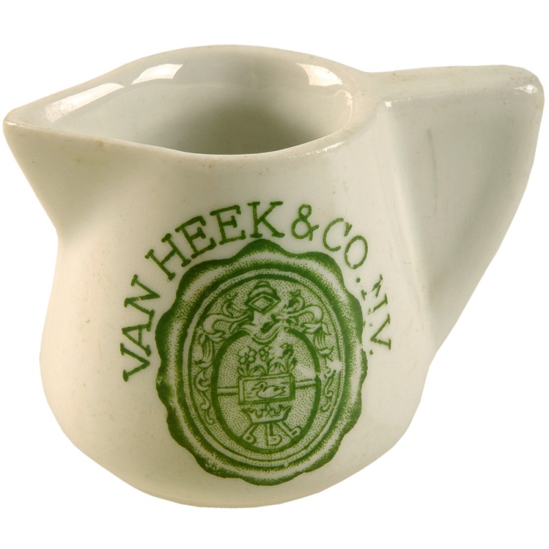 Porseleinen melkkannetje van een servies uit textielfabriek  Van Heek & Co.jpg