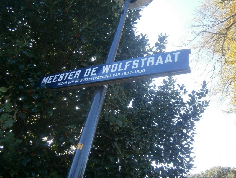 Meester de Wolfstraat straatnaambord.JPG