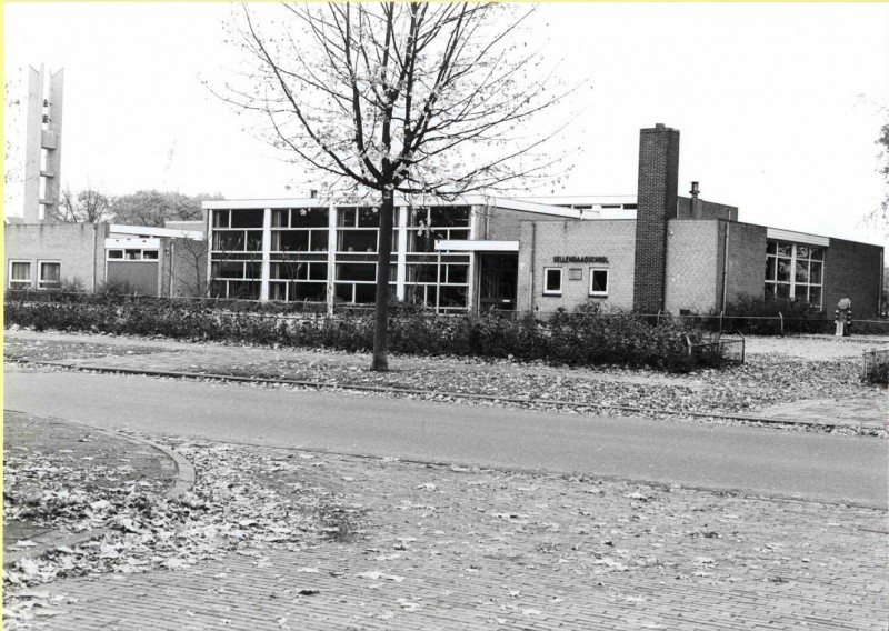 Waalstraat 1985 J.A. Sellenraadschool.jpg