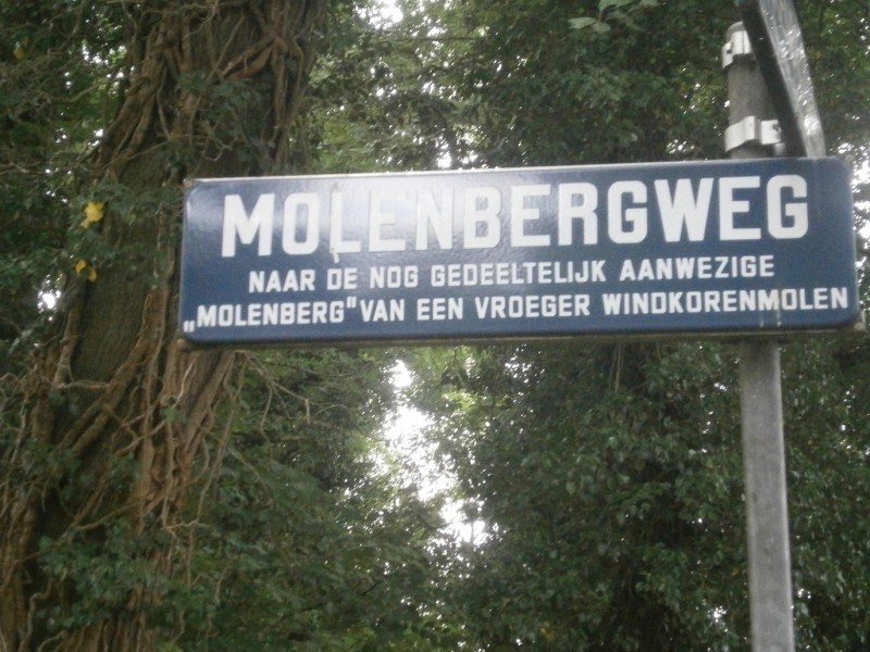 Molenbergweg straatnaambord.JPG