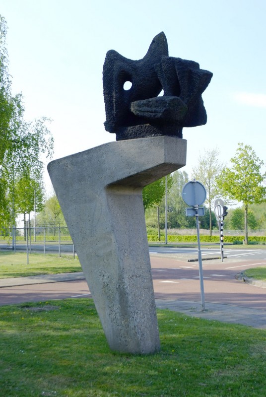 Zuiderval oorlogsmonument De Opbouw van kunstenaar Marie van Eijl-Eitink.jpg