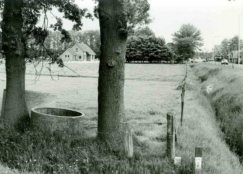 Knalhutteweg 25-5-1982 Rechts de grensovergang met de BRD.jpg