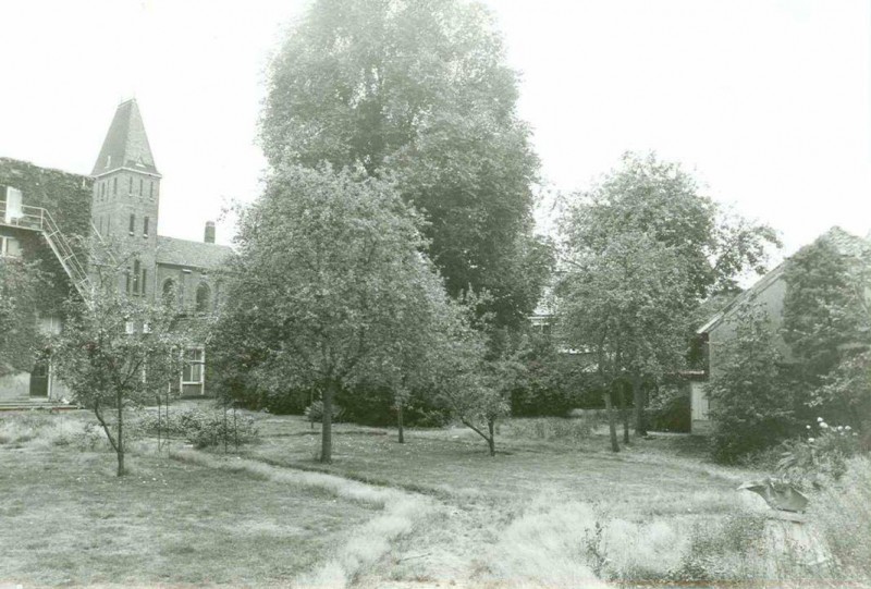 Noorderhagen Larinksticht klooster tuin.jpg