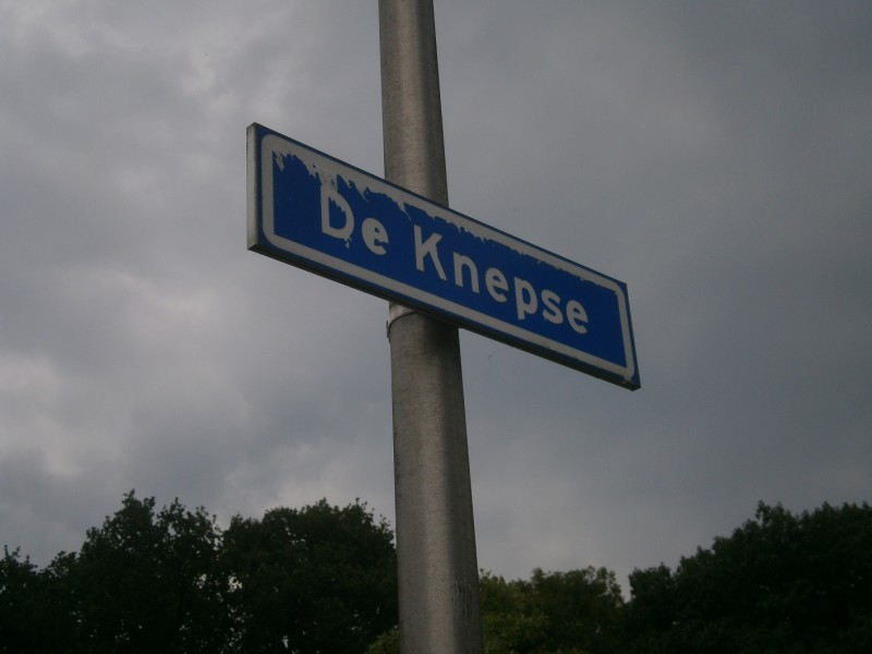 De Knepse straatnaambord.JPG