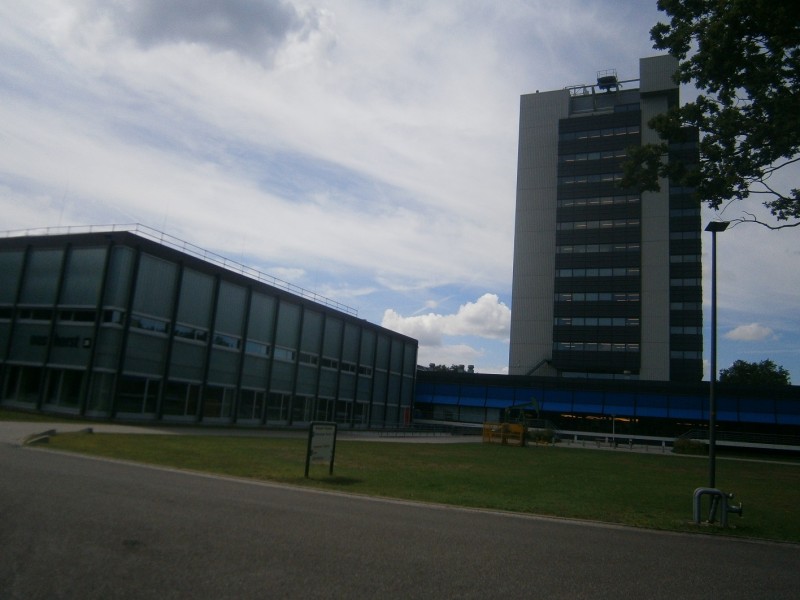 De Achterhorst zicht op gebouw Horst van Universiteit Twente.JPG