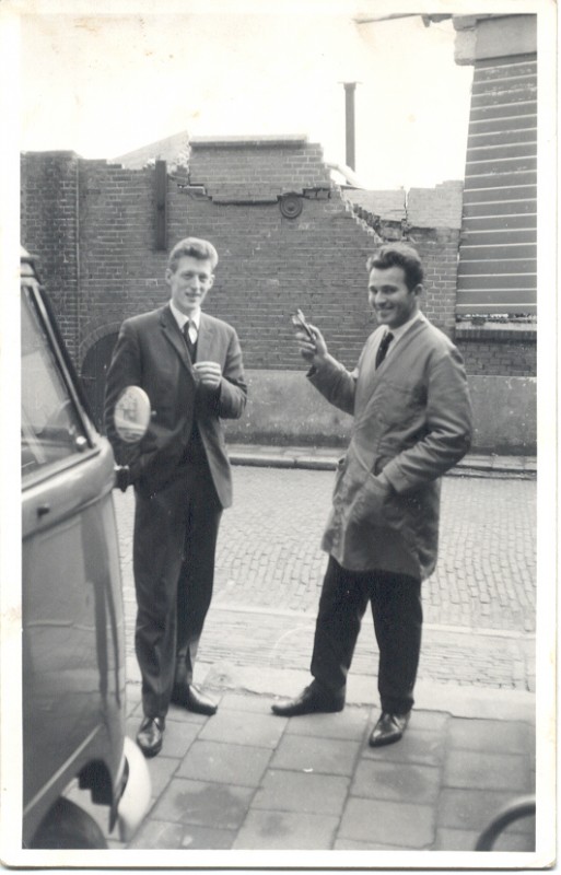 Pa bij Franzo, afbraak fabriek en Volkswagen bestel.jpg