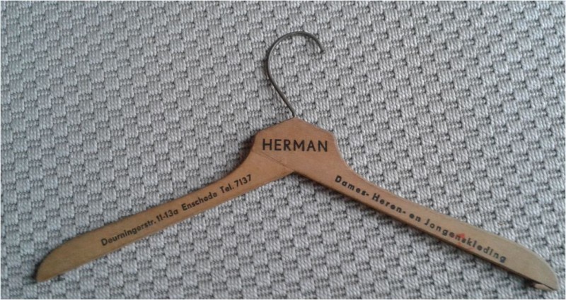 Herman, Deurningerstraat 11-13a, Tel.7137, Dames- Heren- en Jongenskleding..JPG