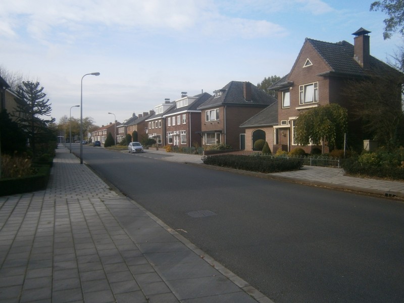 Vanekerstraat vanaf Jan van Zutphenstraat richting Deurningerstraat.JPG