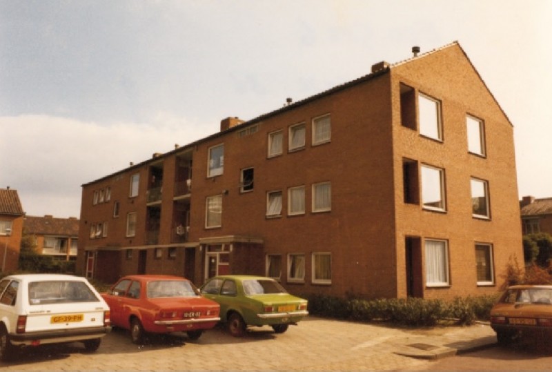 Schiestraat 1980 Voorzijde Flatwoningen.jpg