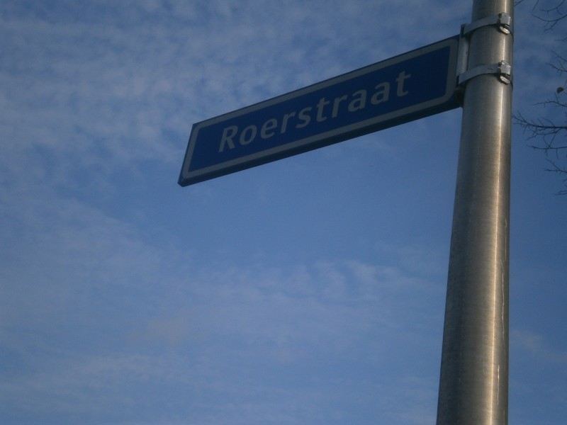 Roerstraat straatnaambord.JPG