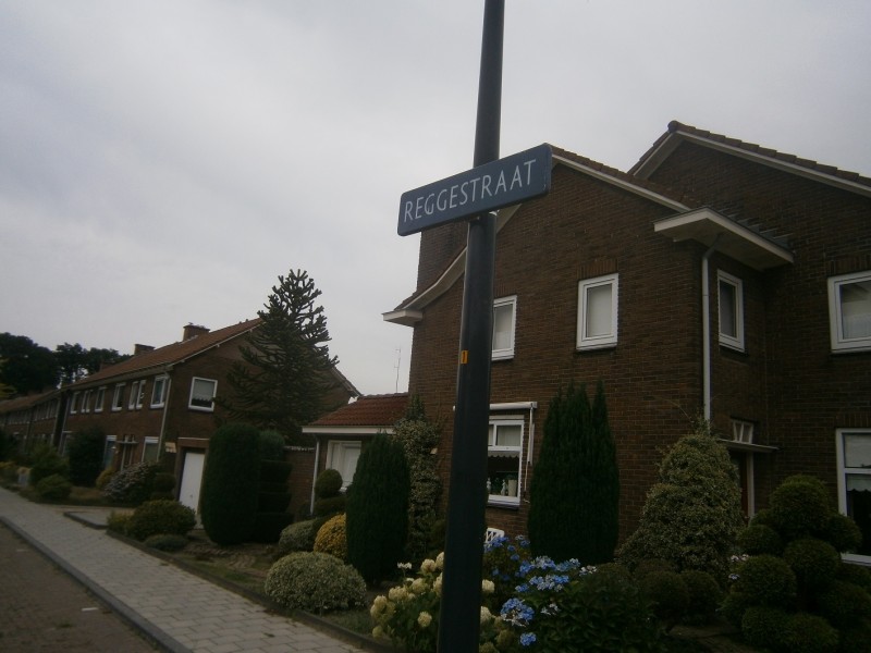 Reggestraat straatnaambord (2).JPG