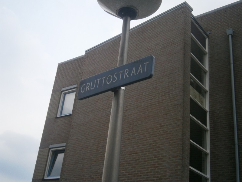 Gruttostraat straatnaambord.JPG