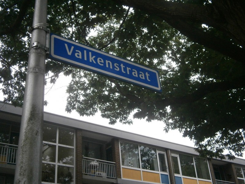 Valkenstraat straatnaambord.JPG