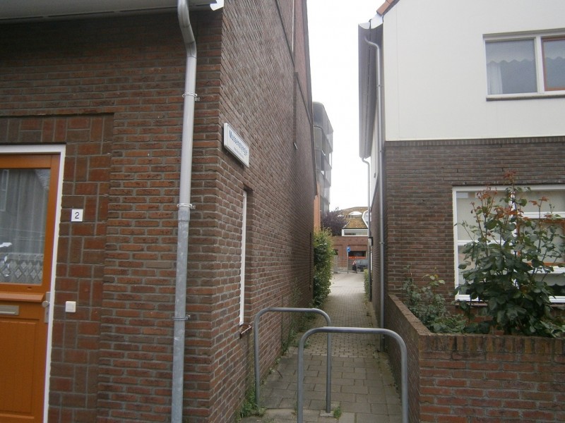 Mussensteegje vanaf Merelstraat.JPG