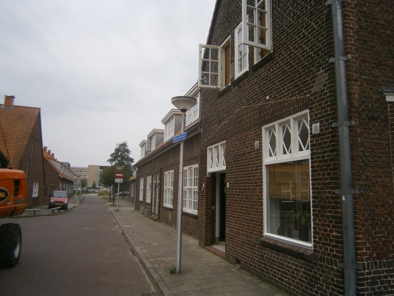 Kwartelstraat vanaf Merelstraat.JPG