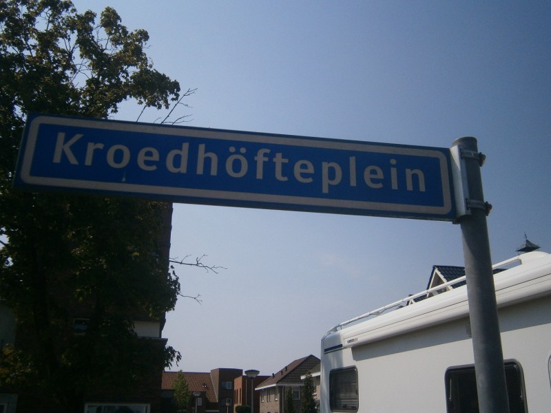 Kroedhòfteplein straatnaambord.JPG