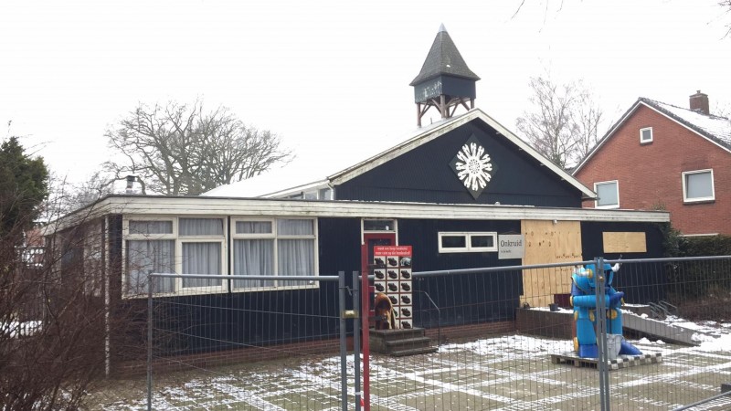 Kwinkelerweg 5 Boekelo Kunstenaars in gekraakte kerk 17-1-2017.jpg