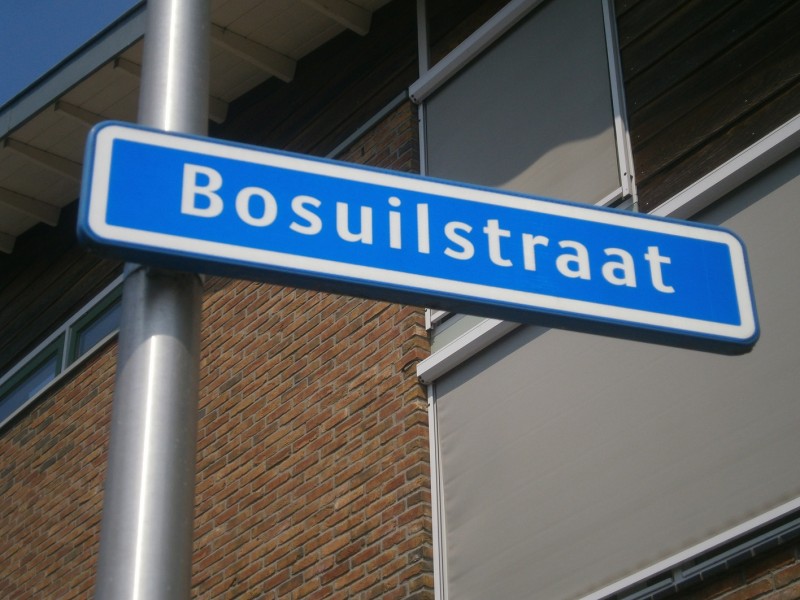 Bosuilstraat straatnaambord.JPG