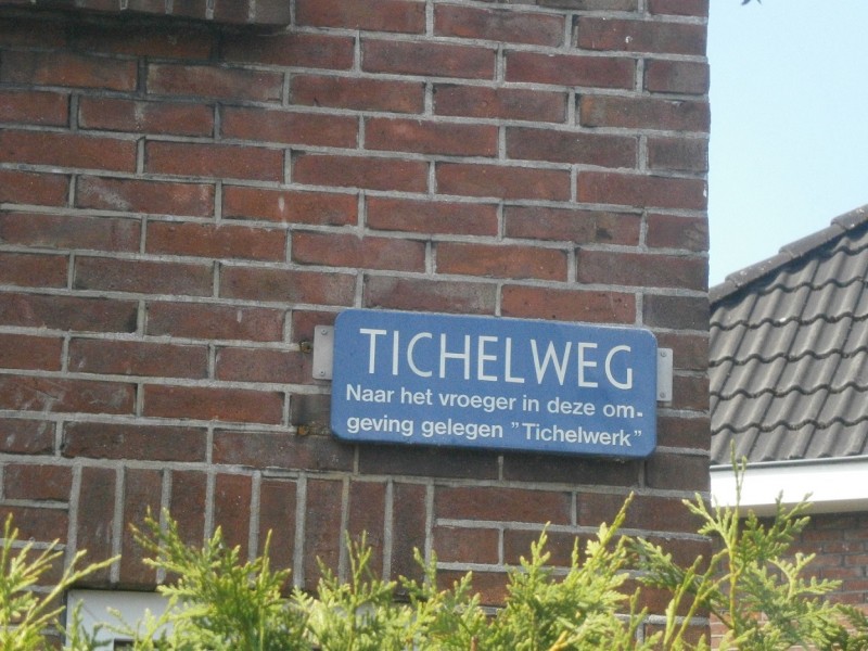 Tichelweg straatnaambord (3).JPG