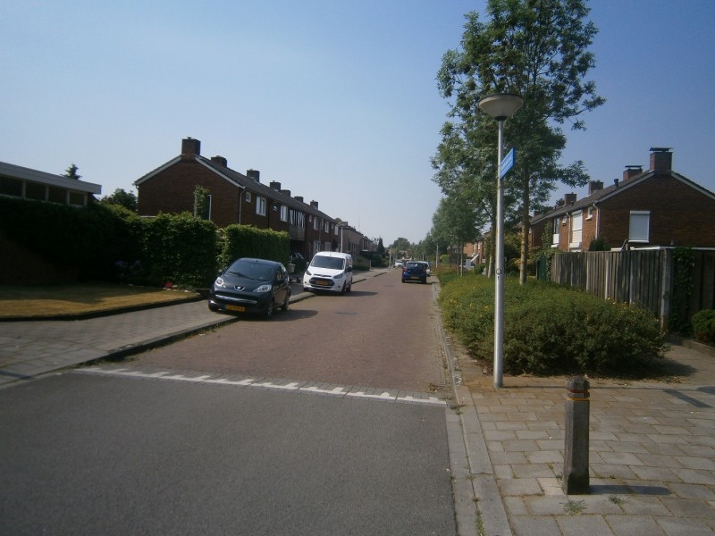 Roombeekstraat vanaf Tichelweg.JPG