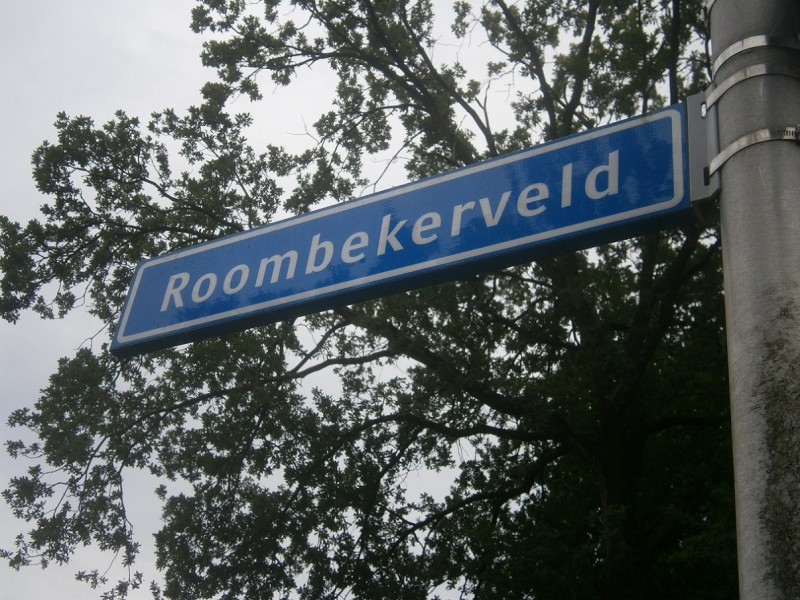 Roombekerveld straatnaambord.JPG