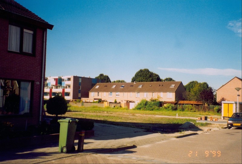 Bernard ter Haarstraat 21-9-1999 Woningen en braakliggend terrein.jpg