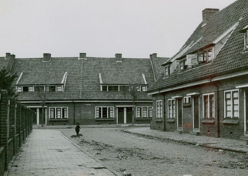 Borgerstraat hoek De Vluchtestraat 1955.jpg