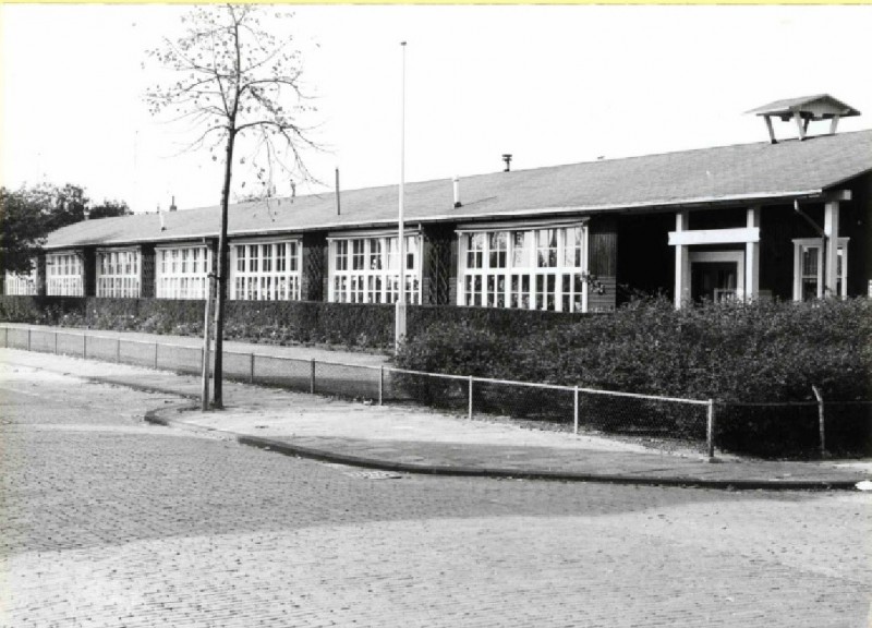 Schipholstraat 48 Jan Ligthartschool openbare lagere school (Finse school) 1981.jpg