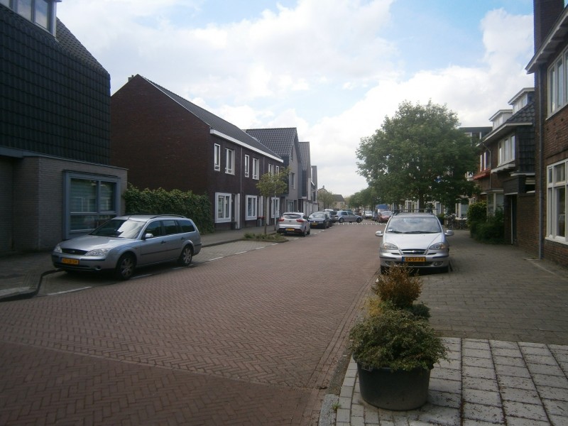 Da Costastraat vanaf Nicolaas Beetssraat.JPG